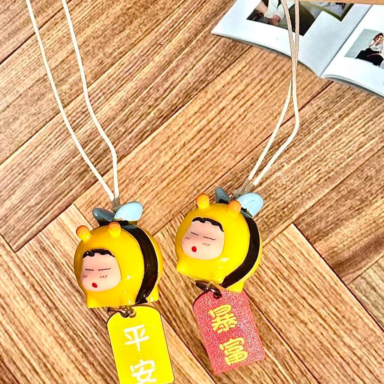 Фигурка Шин-чана в образе пчел – обзор и цена Car Accessories Papar